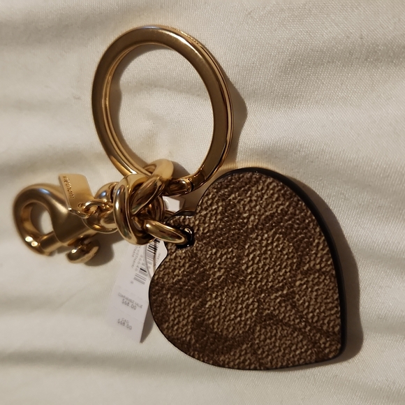 NWT new Coach gold / khaki signature print and C heart key ring - Picture 4 of 5